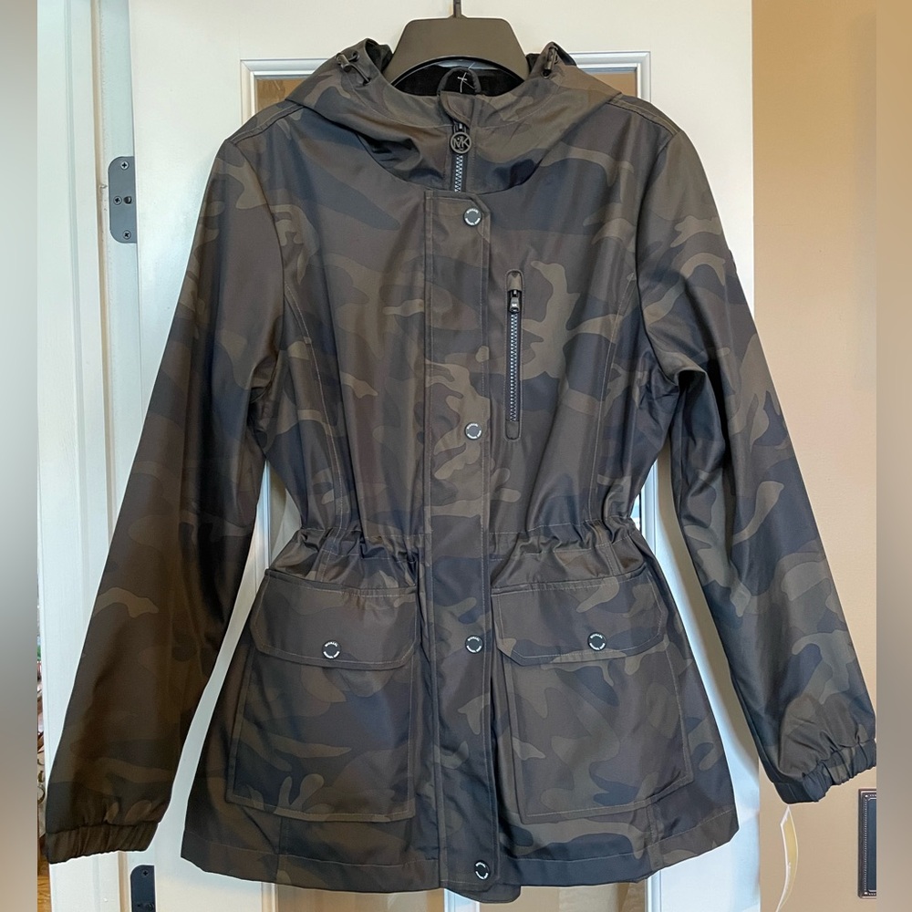 NWT Women Michael Kors Olive Camo Water Resistant Fleece Lined Hooded Jacket L